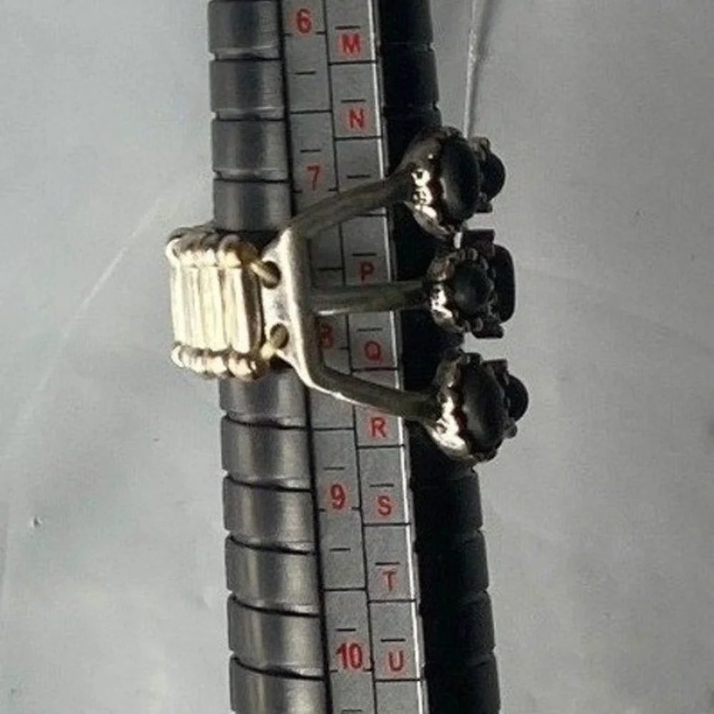 Womens Silver Tone Black Stone Cocktail Ring Size‎ 8